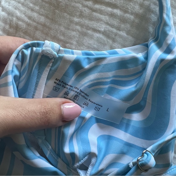 Shein Blue and White Swirl Bikini Set. - Picture 5 of 6